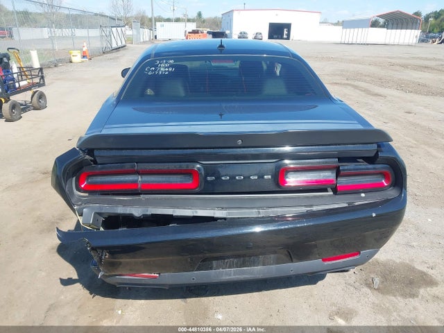 Dodge Challenger 392 Hemi Scat Pack Shaker