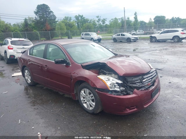 Salvage Nissan Altima Image