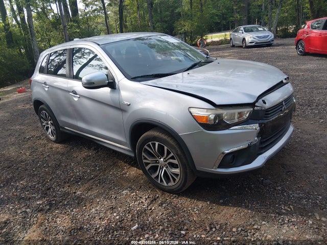 Salvage Mitsubishi Outlander Image