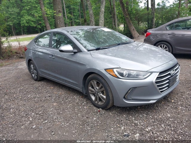 Salvage Hyundai ELANTRA Image