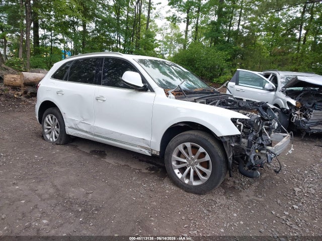 Salvage Audi Q5 Image