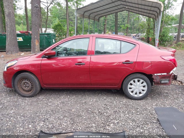 Nissan Versa 1.6 S+