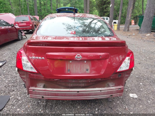 Nissan Versa 1.6 S+