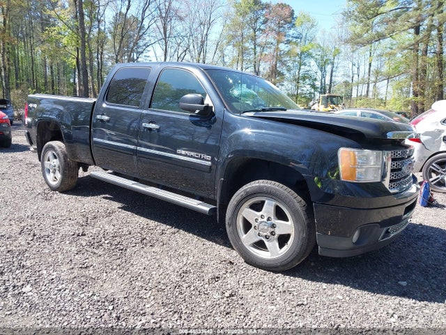 Salvage GMC Sierra 2500 Image