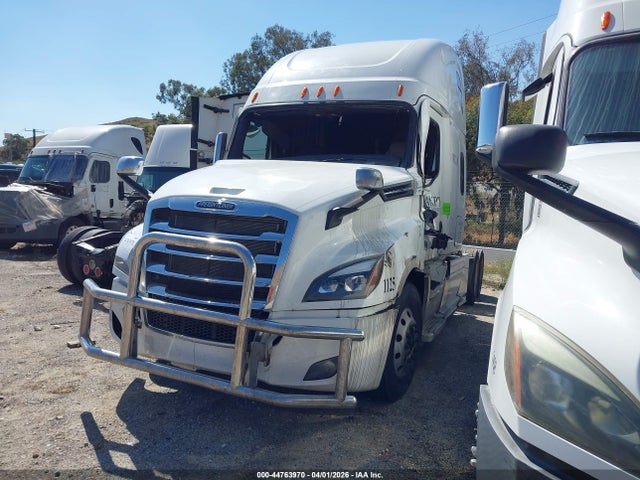 Freightliner New Cascadia 126
