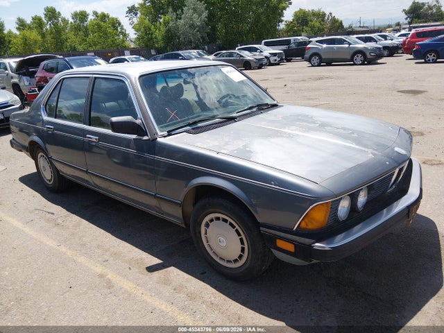 Salvage BMW 7 Series Image