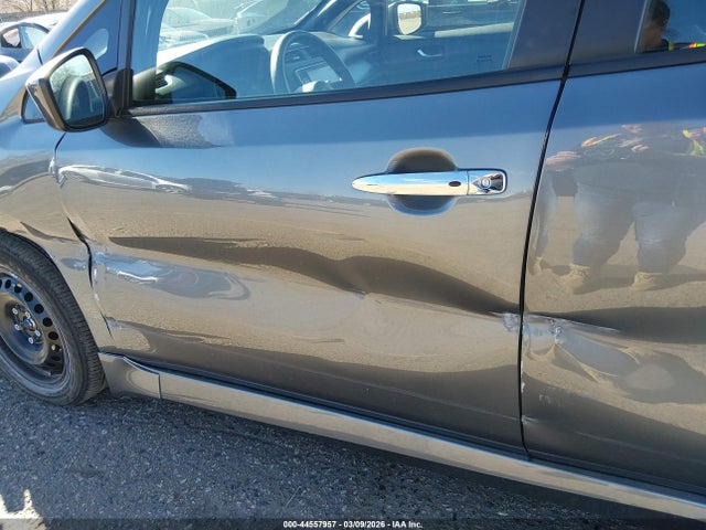 Nissan LEAF S