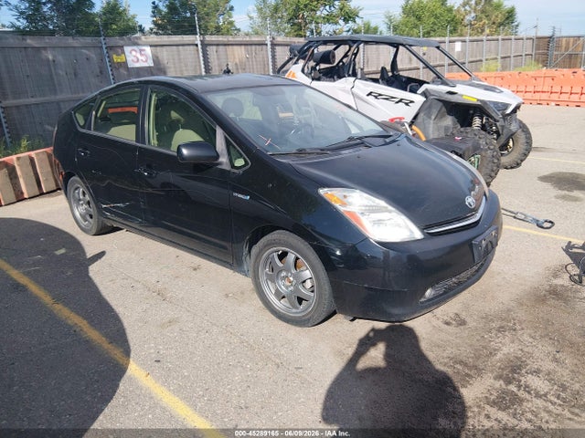 Salvage Toyota Prius Image