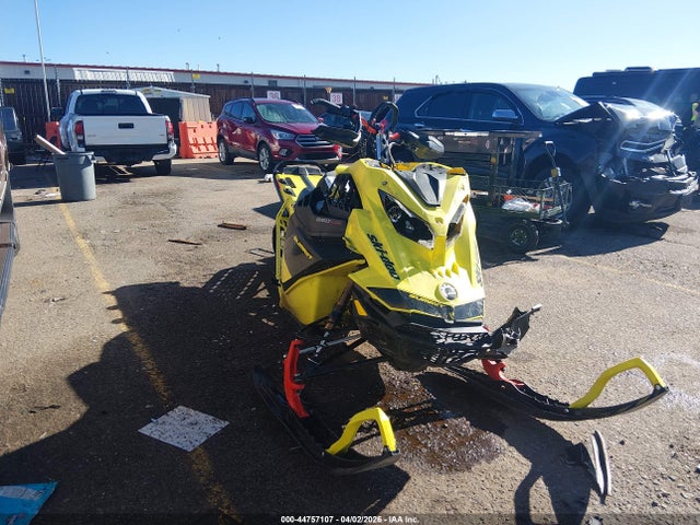 Salvage Ski-doo Summit X 850 Image