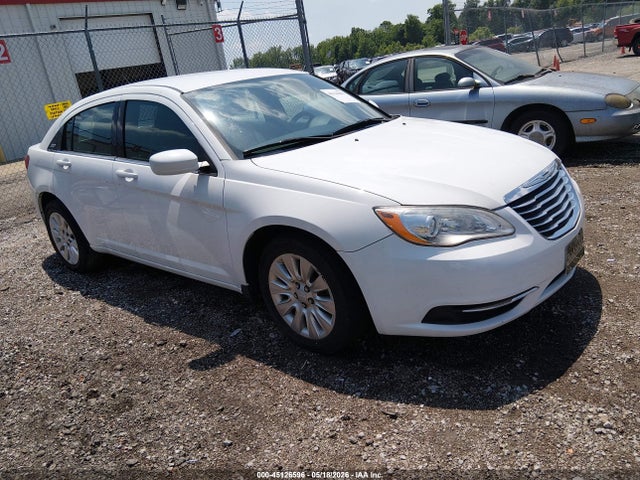 Salvage Chrysler 200 Image