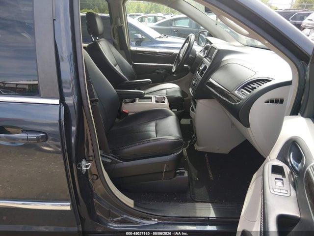 Chrysler Town & Country Touring