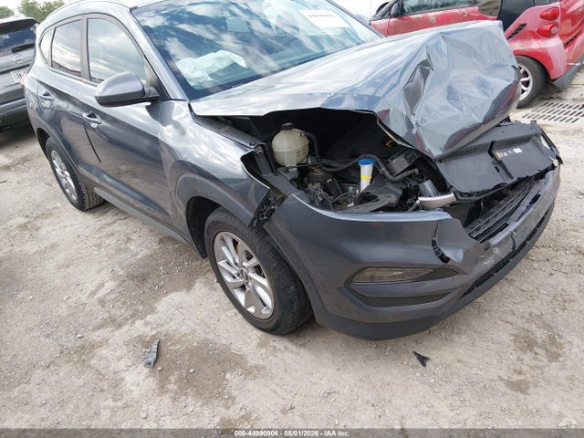 Salvage Hyundai TUCSON Image