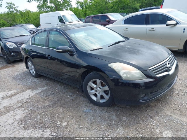 Salvage Nissan Altima Image