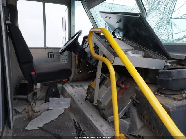 Ford F-59 Commercial Stripped