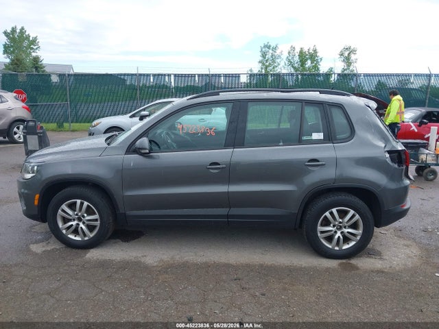 Volkswagen Tiguan S