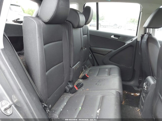 Volkswagen Tiguan S
