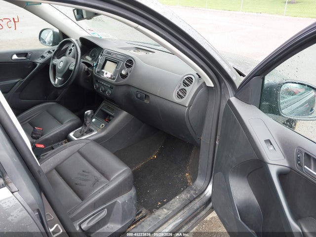 Volkswagen Tiguan S