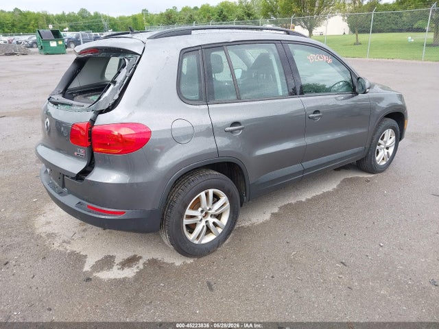 Volkswagen Tiguan S
