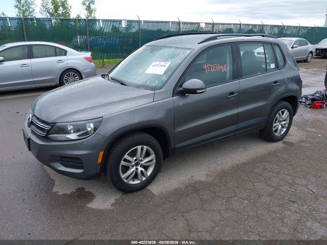 Volkswagen Tiguan S