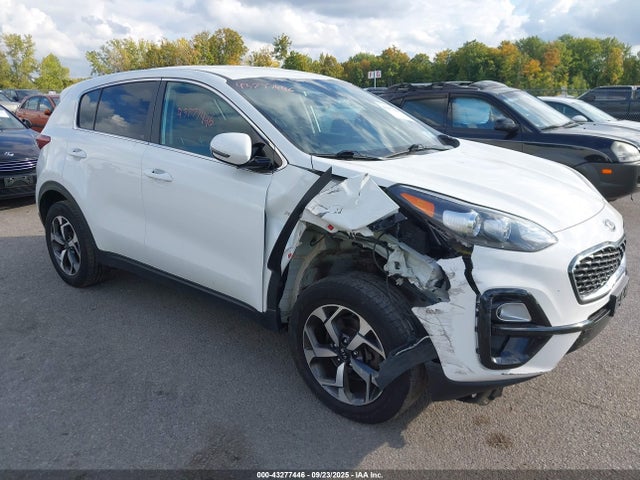 Salvage Kia Sportage Image
