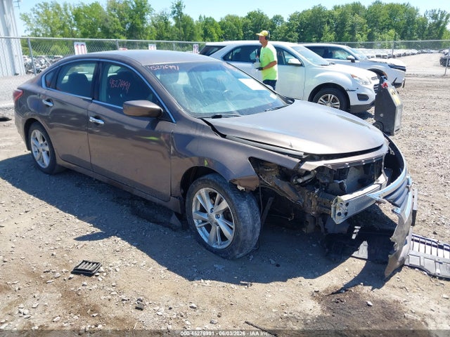Salvage Nissan Altima Image