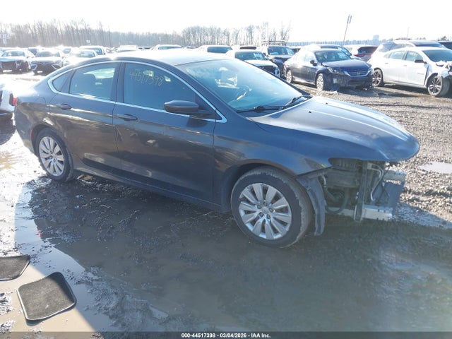 Salvage Chrysler 200 Image