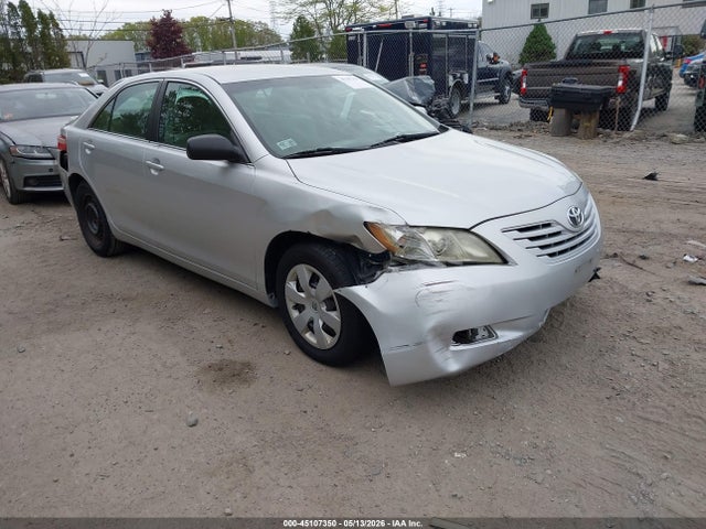 Toyota Camry Le V6