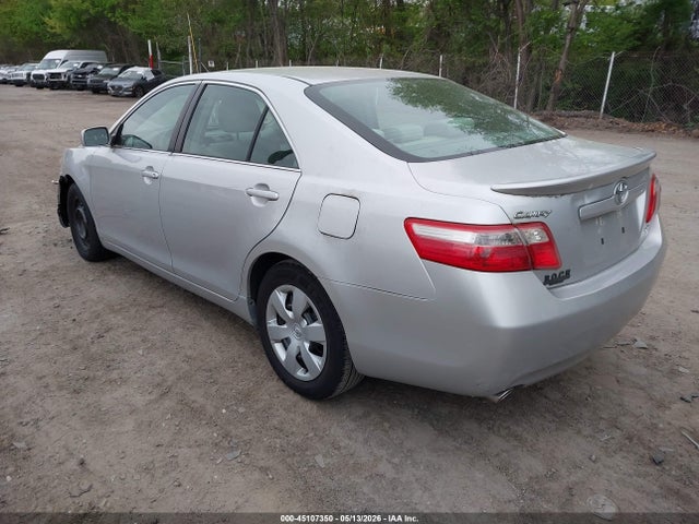 Toyota Camry Le V6