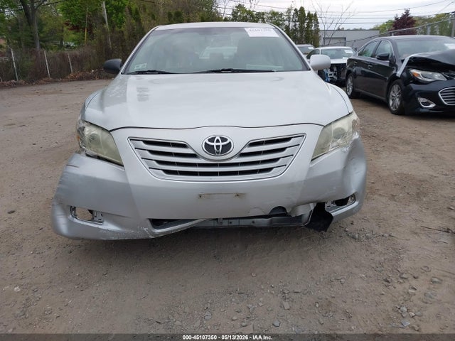 Toyota Camry Le V6