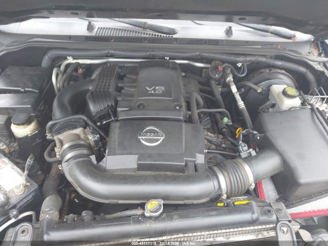 Nissan Pathfinder Silver