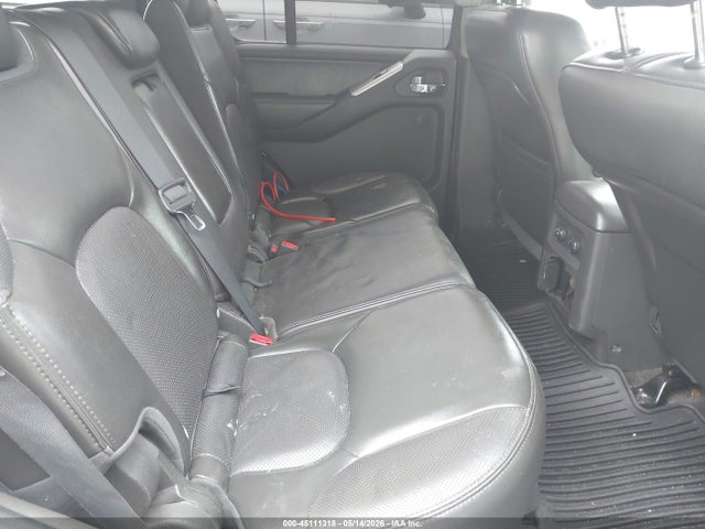Nissan Pathfinder Silver