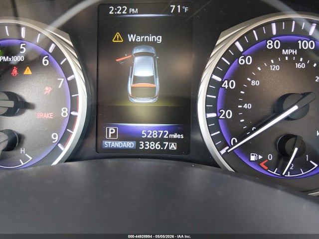 INFINITI Q50 Premium