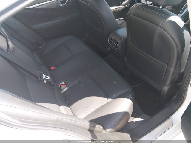 INFINITI Q50 Premium