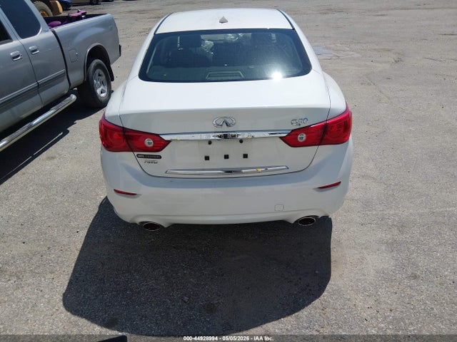 INFINITI Q50 Premium