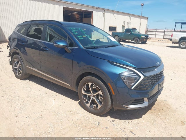 Salvage Kia Sportage Image