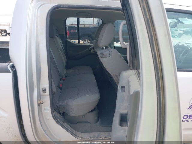 Nissan Frontier Sv