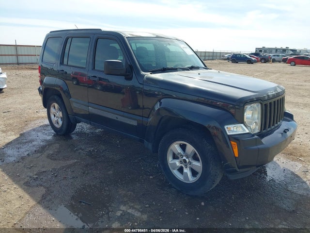 Salvage Jeep Liberty Image