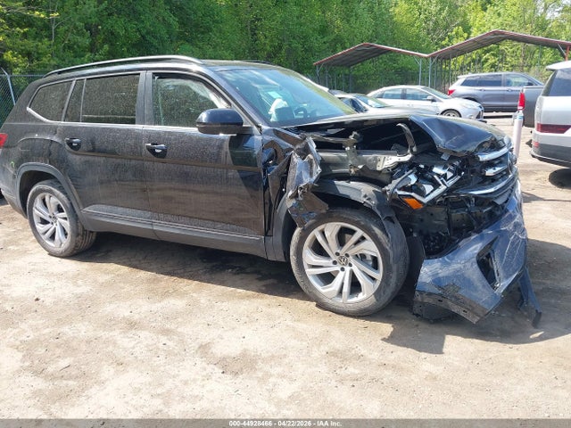 Salvage Volkswagen Atlas Image