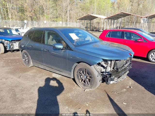 Salvage BMW iX Image