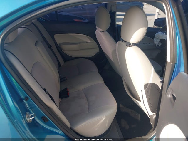 Mitsubishi Mirage Es