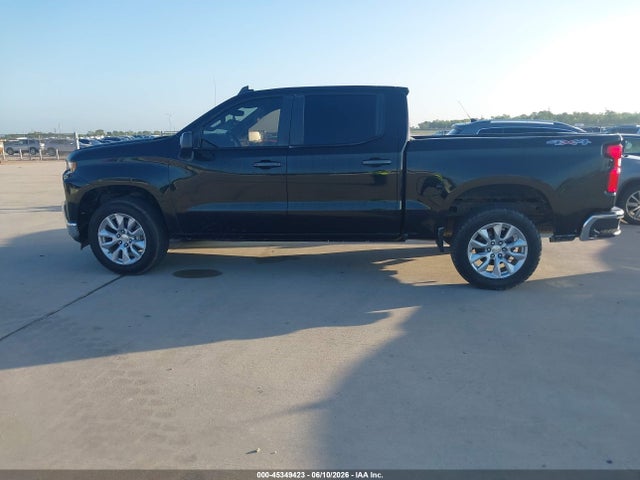 Chevrolet Silverado 1500 4wd  Short Bed Custom