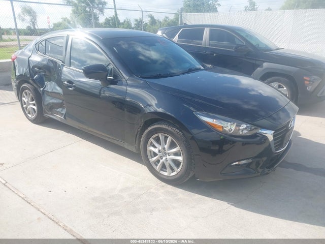 Salvage Mazda Mazda3 Image
