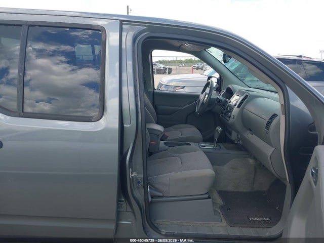 Nissan Frontier Sv