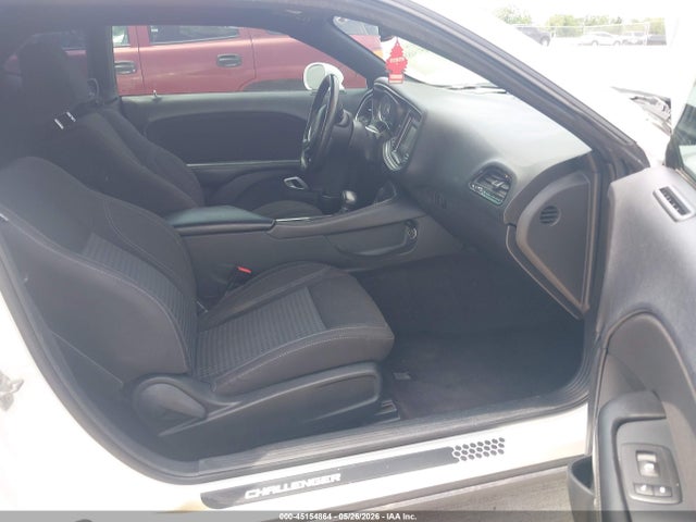 Dodge Challenger Sxt