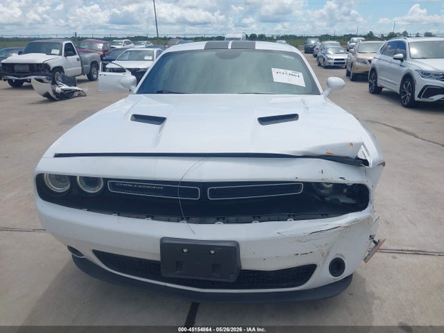 Dodge Challenger Sxt