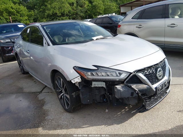 Salvage Nissan Maxima Image