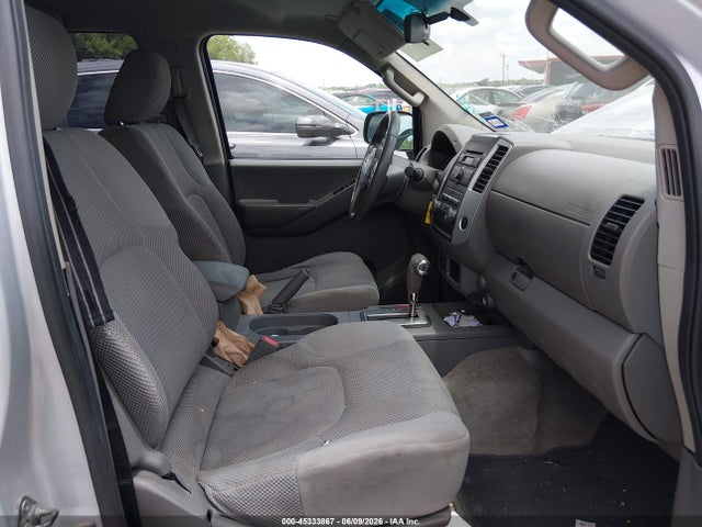 Nissan Frontier Sv