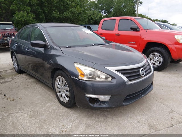 Salvage Nissan Altima Image