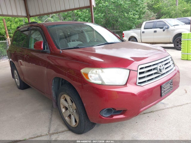 Salvage Toyota Highlander Image