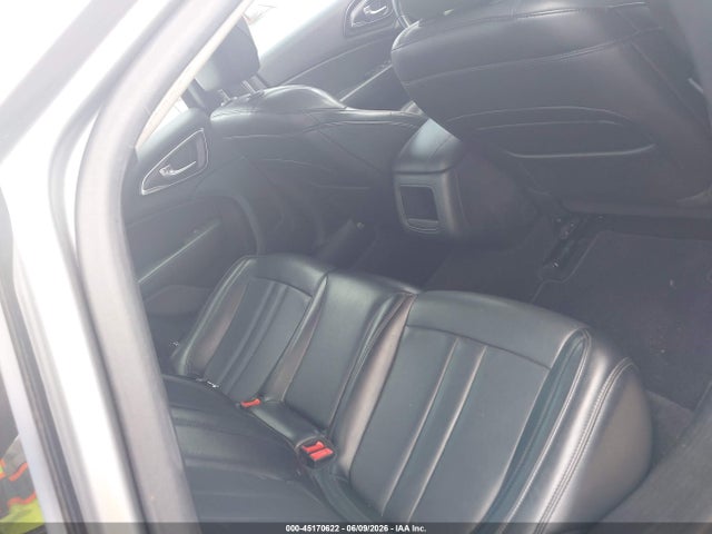 Chrysler 200 Limited Platinum